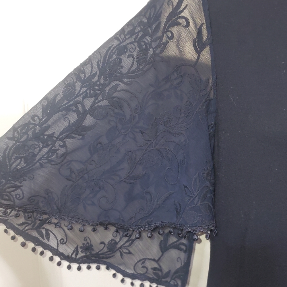 Navy Blue ELIE TAHARI knit top with lace sleeves. - Picture 3 of 6